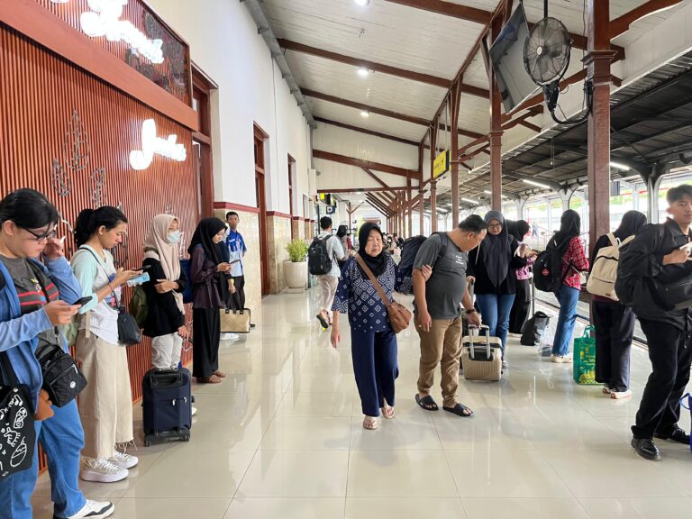 KAI-26-Perjalanan-Kereta-2-9